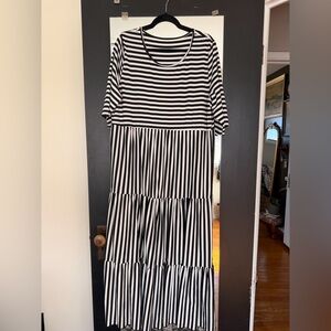 Striped Black and White maxi Dress elbow sleeves